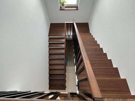 Лестницы из лиственницы Лестницы из лиственницы